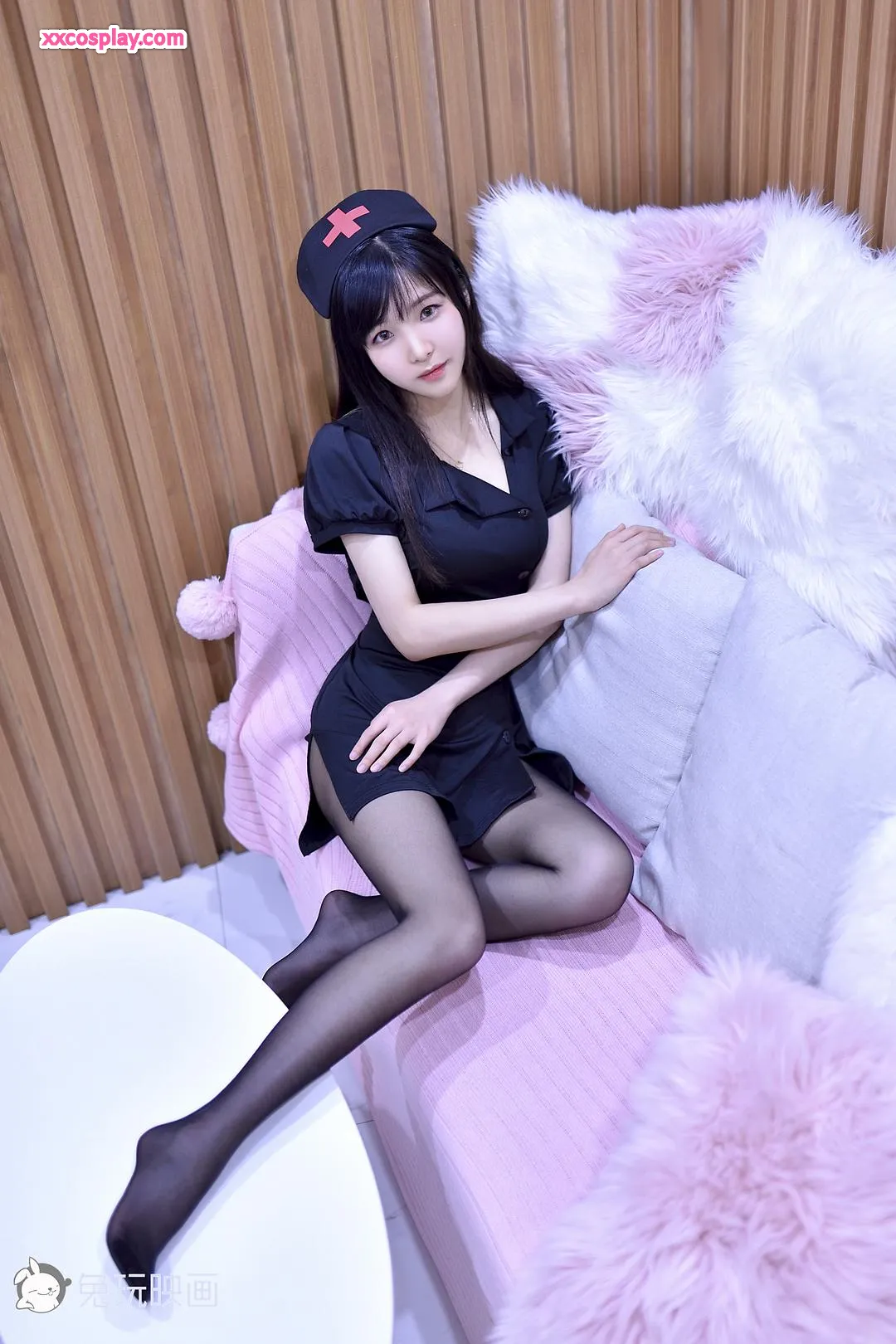 兔玩映画：俏皮制服写真集